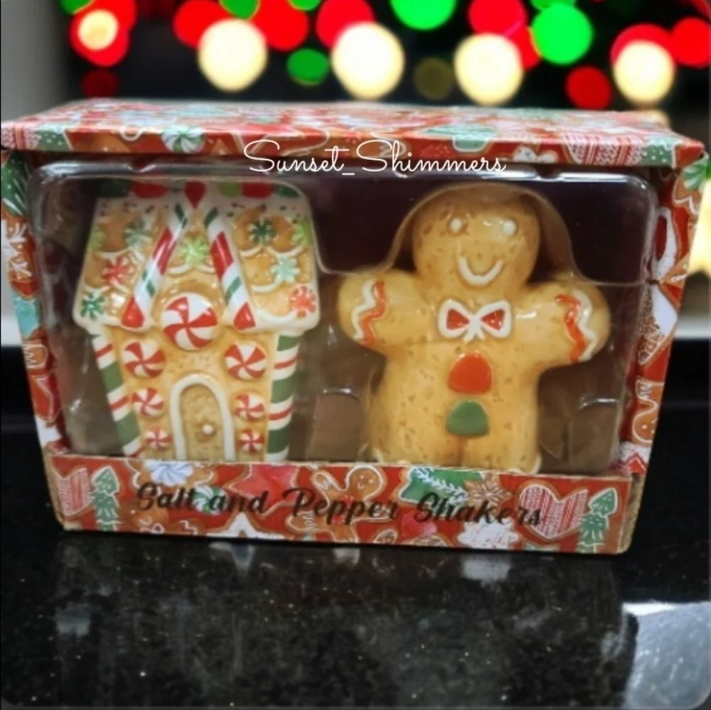 Peppermint GINGERBREAD House Man Ceramic Cristmas Cookie Salt Pepper Shaker New